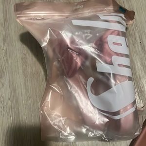 Brand-new Victoria’s Secret sandals